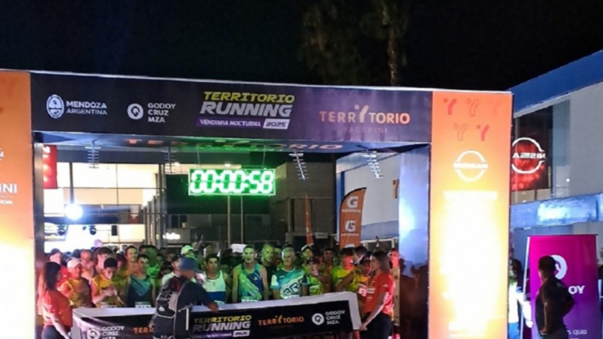 La Maratón Vendimia Nocturna de Territorio Yacopini iluminó Godoy Cruz